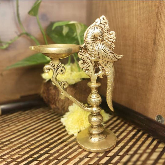 Brass Annaparavai Standing Deepam  (Pooja Deepam, Height: 17cm, Width: 11cm, Weight: 572 Gram)