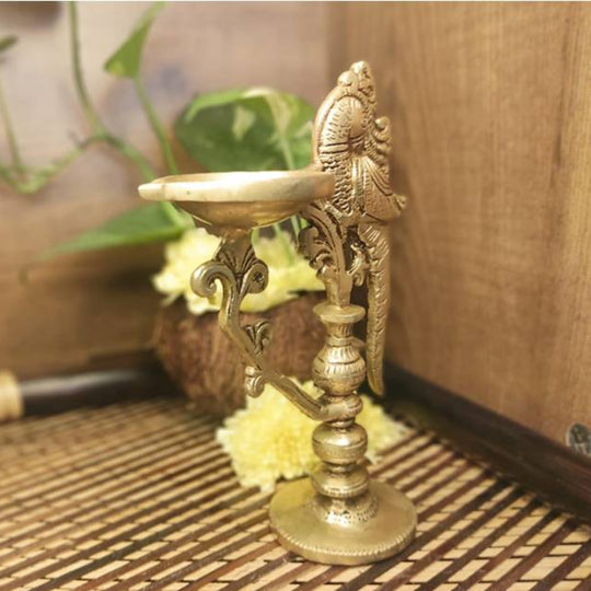 Brass Annaparavai Standing Deepam  (Pooja Deepam, Height: 17cm, Width: 11cm, Weight: 572 Gram)