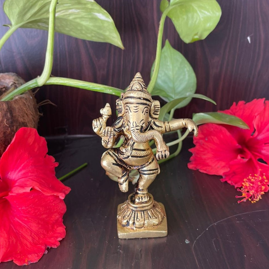 PujaCraft Brass Dancing Ganesha Statue | Ganapati Idol ( Width: 7cm, Height: 10cm, Weight: 272 Grams )