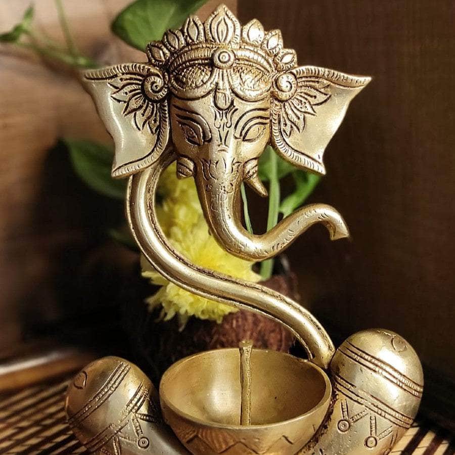 PujaCraft Brass Ganesha Idol with Deepam | Deepam | (Beautiful Design, Width: 15cm, Height: 21cm, Weight: 1163 Grams)