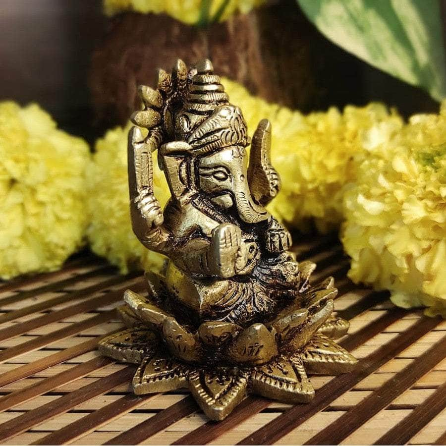 PujaCraft Brass Kamal Ganesha Idol ( Height: 7cm , Width: 6cm ,Weight : 310 Gram)